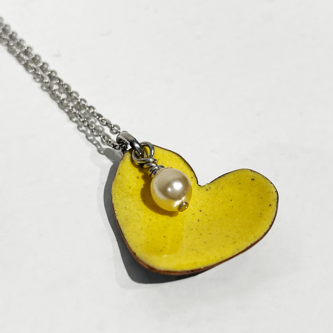 Yellow Heart With Pearl Necklace